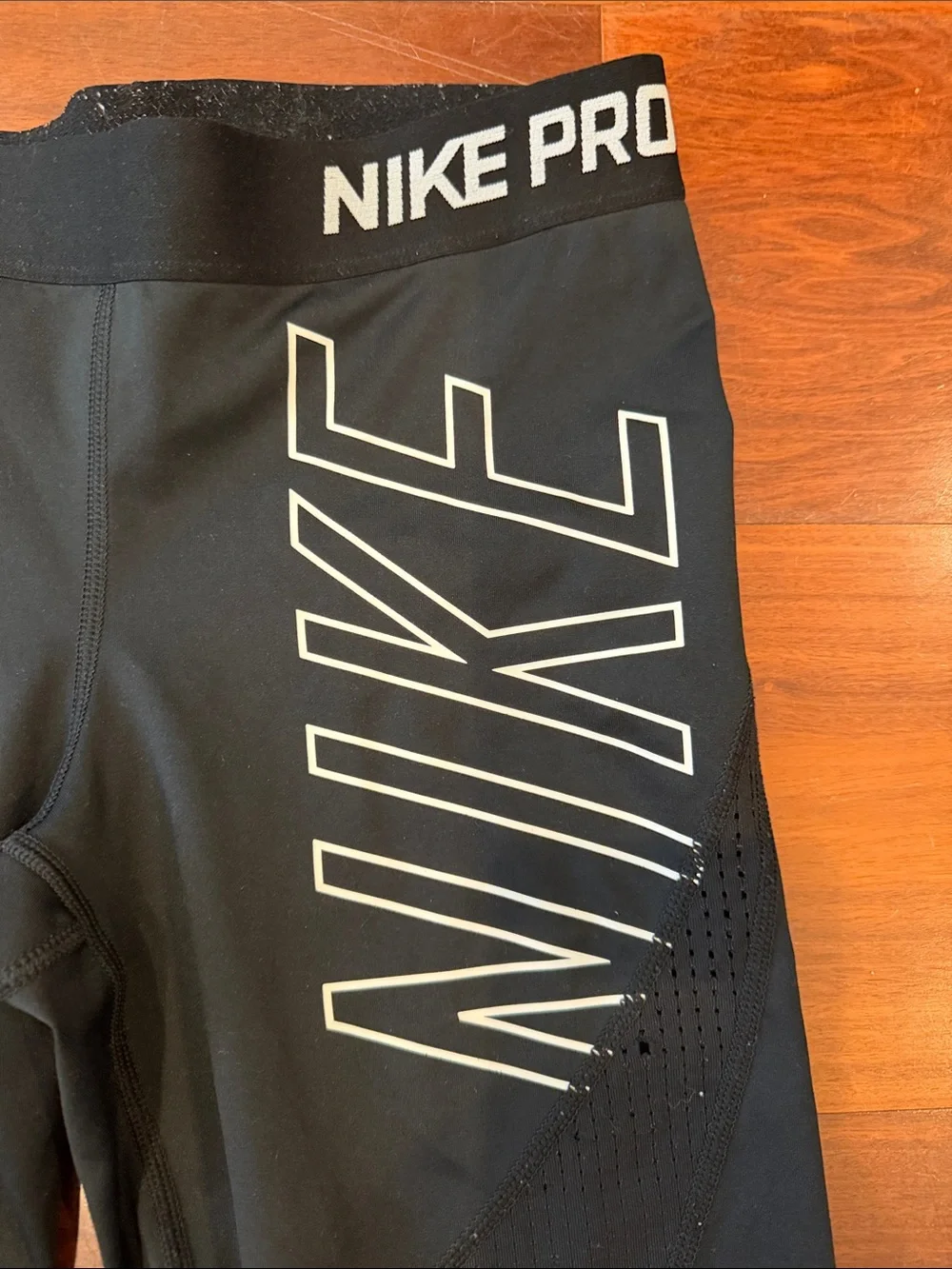 Women’s Nike Black Capri Leggings with Logo- Imperfections listed in photos! SM